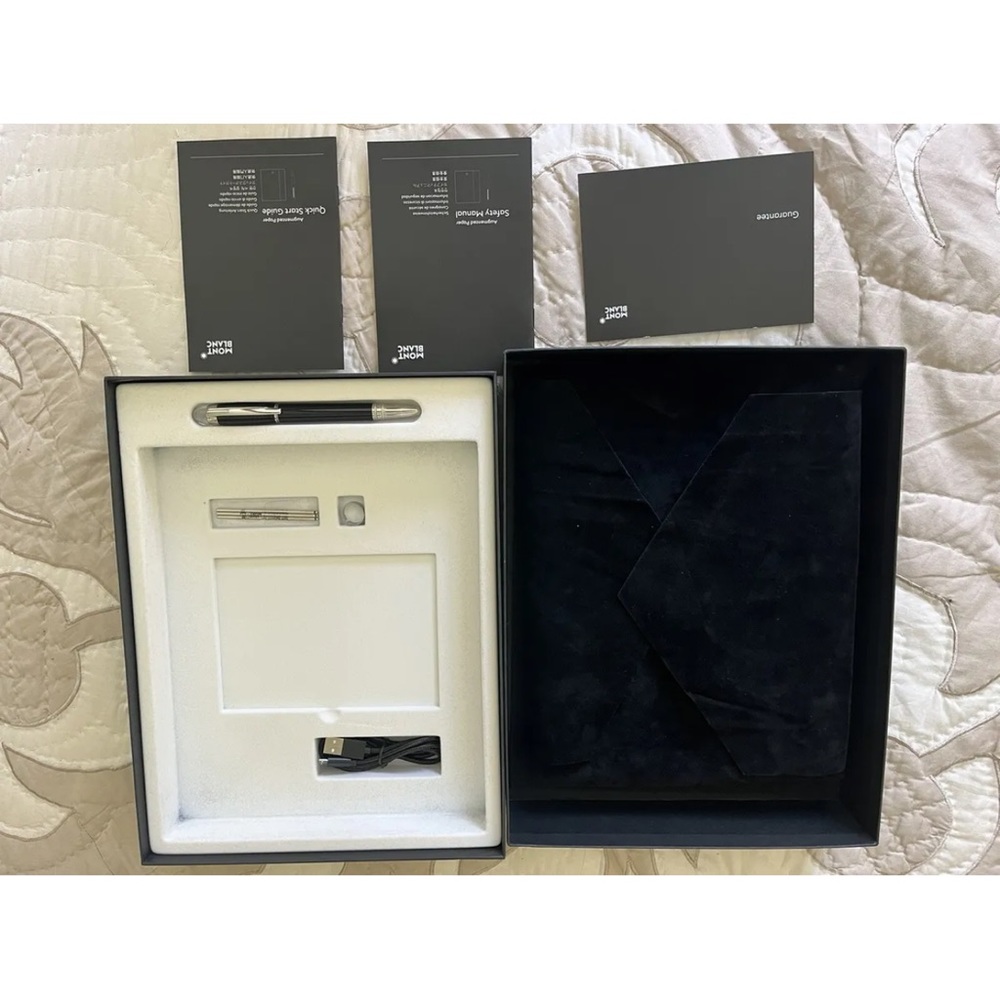 MONT BLANC MONTBLANC Augmented Paper AUGP 100 open box Starwalker pen